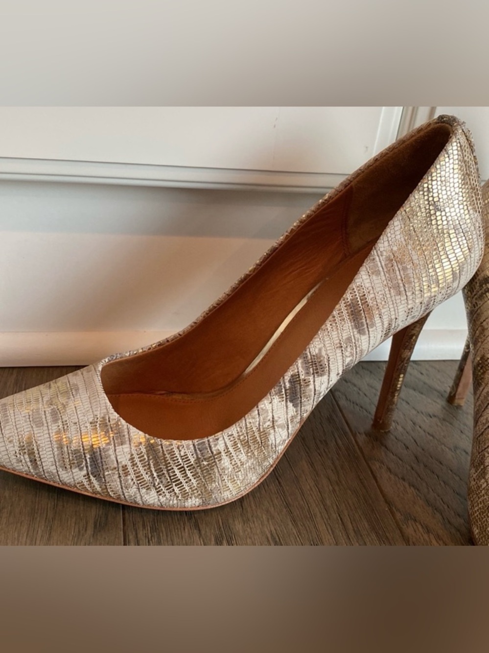 COACH White and Gold Shimmer Snake Print Heels Size 9.5 - Picture 2 of 4